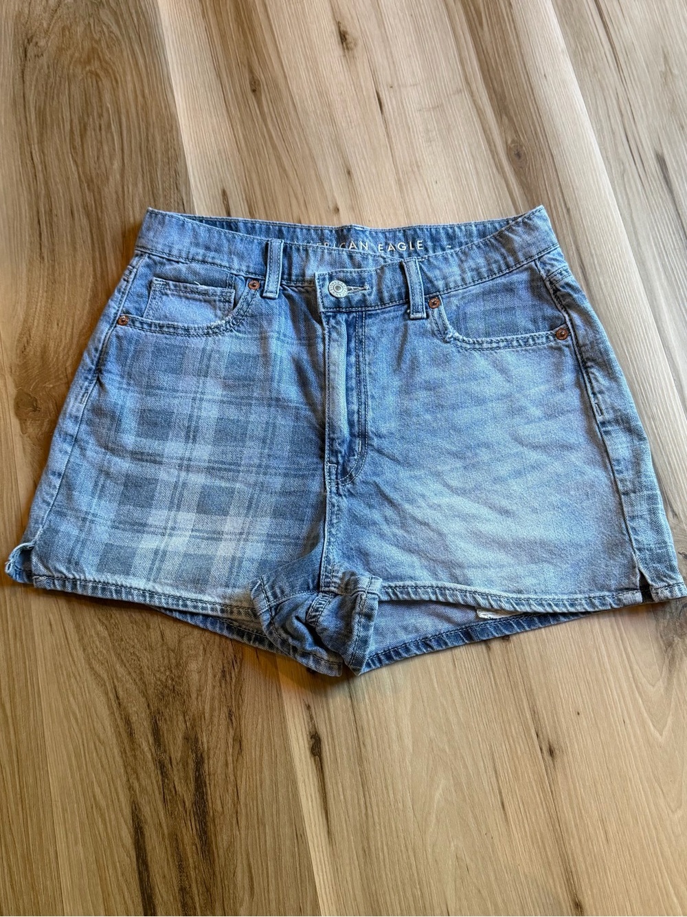 American Eagle Outfitters Light Blue Color Block Denim High-Rise Mom Shorts